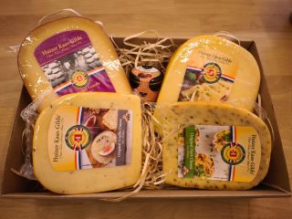 🎄 Vánoce si zaslouží jen to nejlepší. Připravili jsme dárkový set plný těch nejvybranějších holandských chutí. Čtyři...